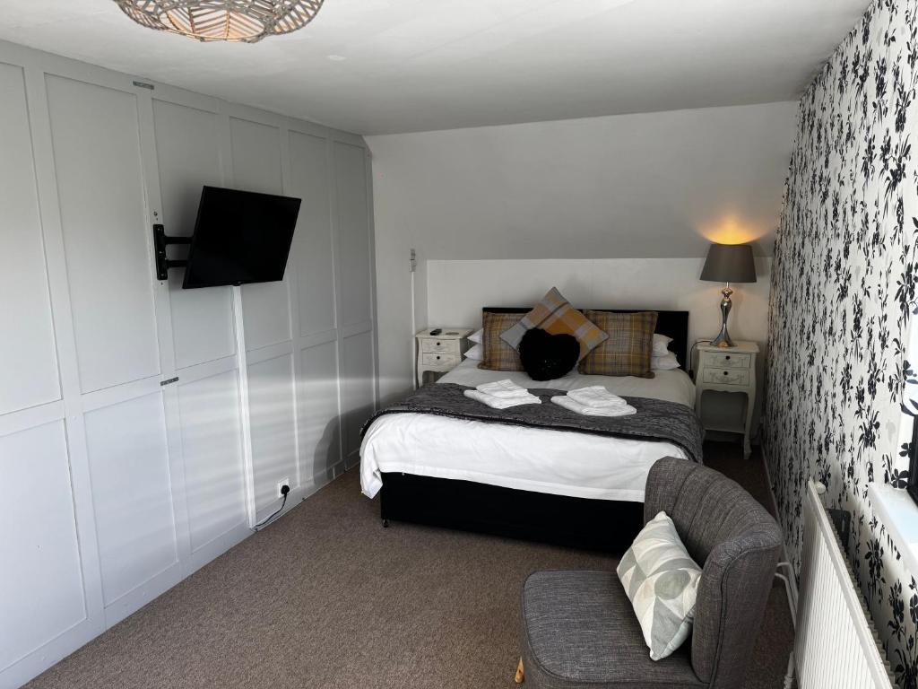 Deluxe King Room View 1